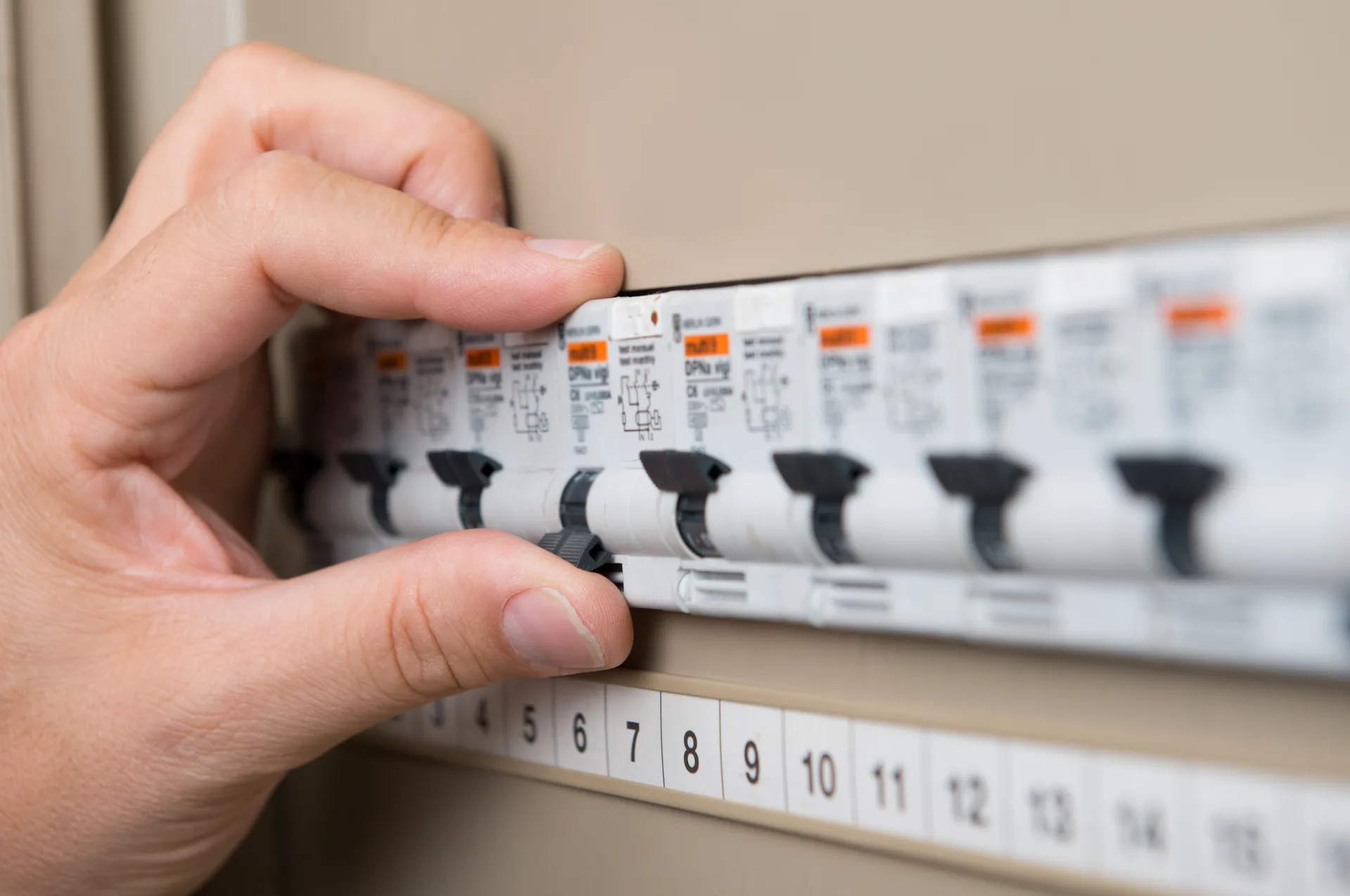 Electrician Edgeworth, licensed electricians serving Edgeworth